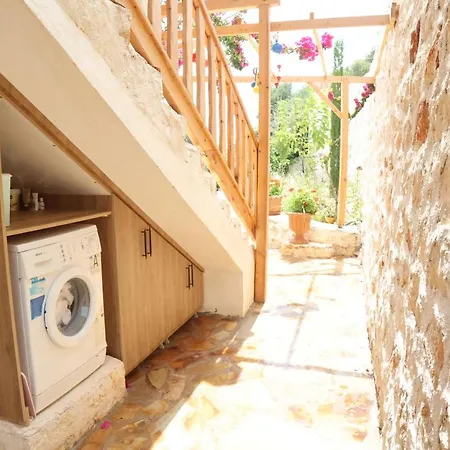 Istlada Tas Ev - Kekova View Kapaklı